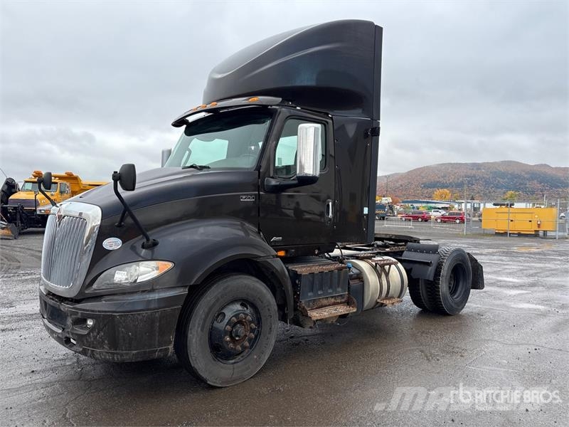 International RH613 4x2 S/A Day Cab Truck Tractor Sattelzugmaschinen