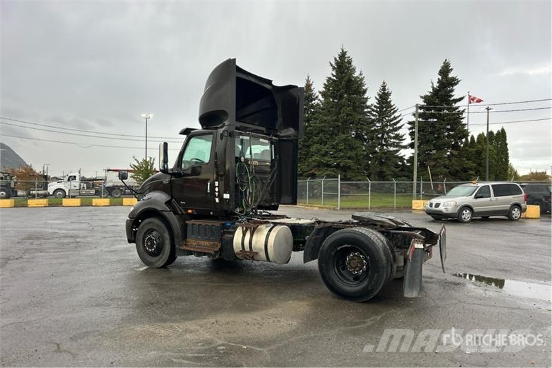 International RH613 4x2 S/A Day Cab Truck Tractor Ciągniki siodłowe