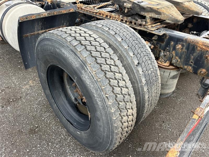 International RH613 4x2 S/A Day Cab Truck Tractor وحدات الجر