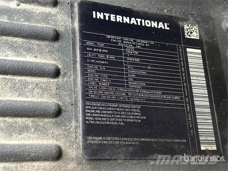 International RH613 4x2 S/A Day Cab Truck Tractor وحدات الجر