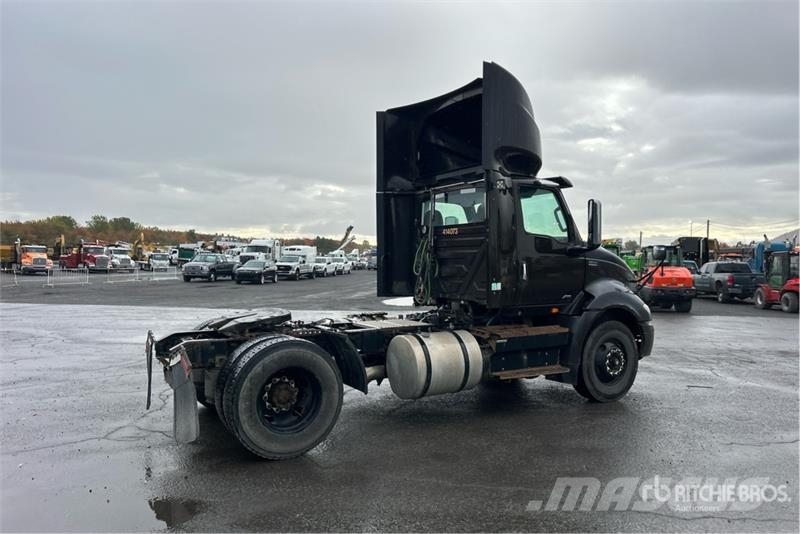 International RH613 4x2 S/A Day Cab Truck Tractor Ciągniki siodłowe