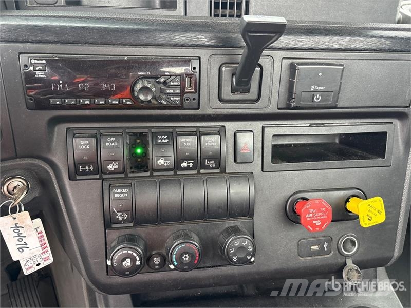 International RH613 4x2 S/A Day Cab Truck Tractor Sattelzugmaschinen