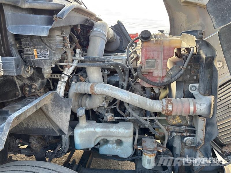 International RH613 4x2 S/A Day Cab Truck Tractor Tractor Units