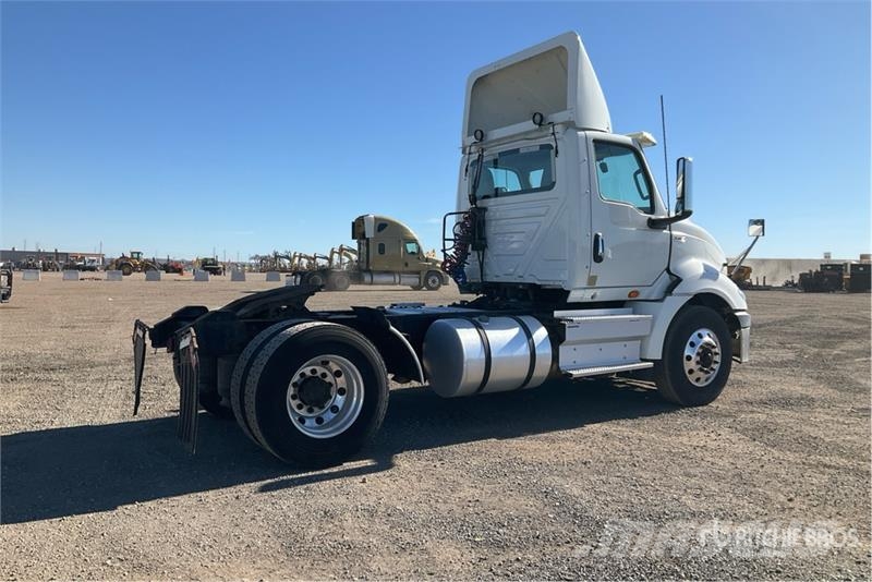 International RH613 4x2 S/A Day Cab Truck Tractor Trækkere