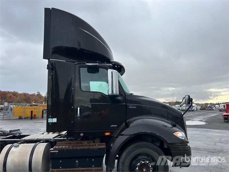 International RH613 4x2 S/A Day Cab Truck Tractor وحدات الجر