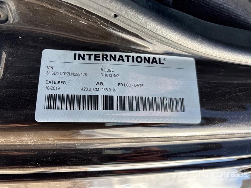 International RH613 4x2 S/A Day Cab Truck Tractor Tractor Units