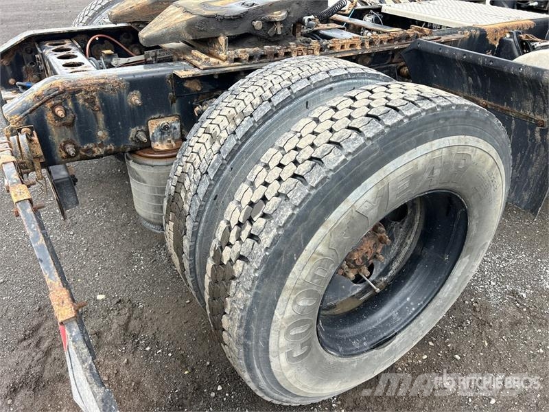 International RH613 4x2 S/A Day Cab Truck Tractor وحدات الجر