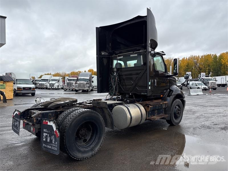 International RH613 4x2 S/A Day Cab Truck Tractor Sattelzugmaschinen