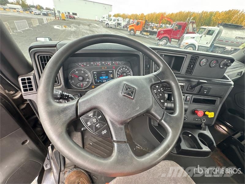 International RH613 4x2 S/A Day Cab Truck Tractor Sattelzugmaschinen