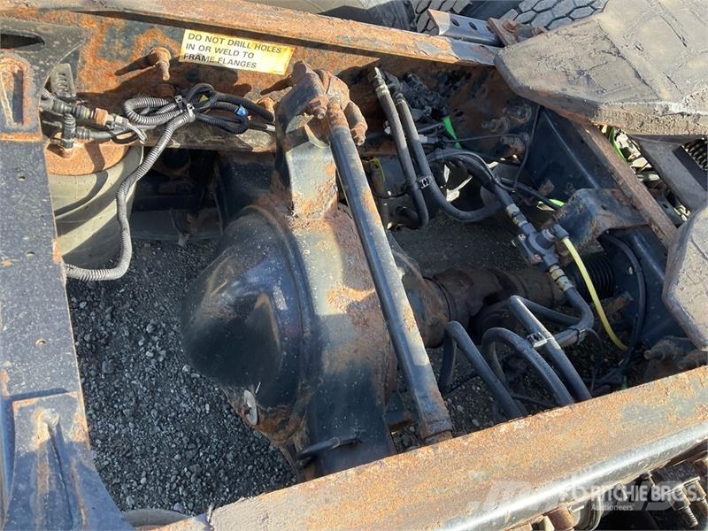 International RH613 6x4 T/A Day Cab Truck Tractor Naudoti vilkikai