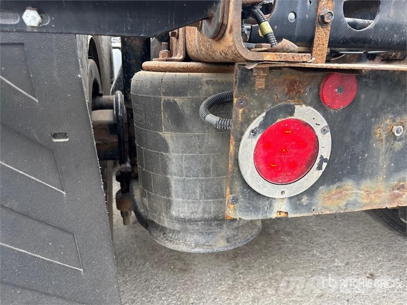 International RH613 6x4 T/A Day Cab Truck Tractor 中古トラクターヘッド | トレーラーヘッド