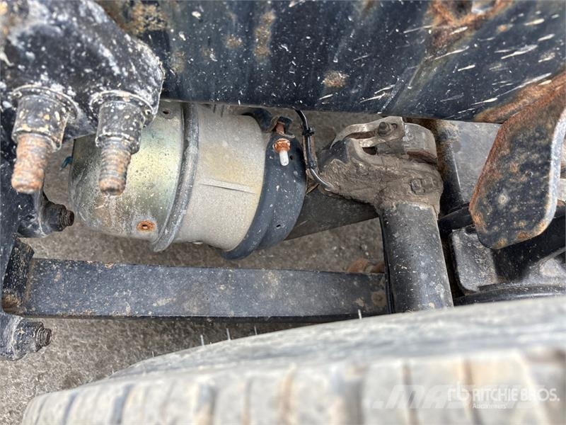 International RH613 6x4 T/A Day Cab Truck Tractor 中古トラクターヘッド | トレーラーヘッド