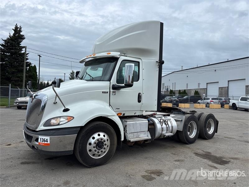 International RH613 6x4 T/A Day Cab Truck Tractor 中古トラクターヘッド | トレーラーヘッド