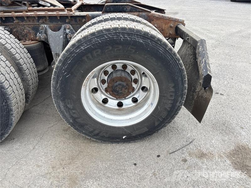 International RH613 6x4 T/A Day Cab Truck Tractor 中古トラクターヘッド | トレーラーヘッド
