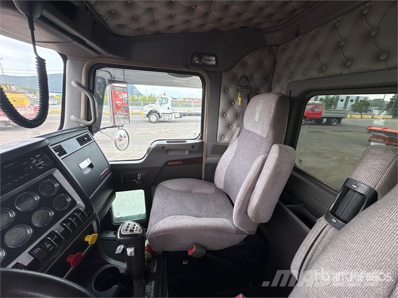 International RH613 6x4 T/A Day Cab Truck Tractor Vlačilci