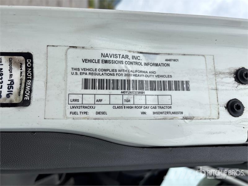 International RH613 6x4 T/A Day Cab Truck Tractor 中古トラクターヘッド | トレーラーヘッド