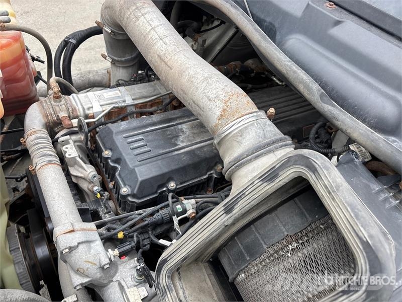 International RH613 6x4 T/A Day Cab Truck Tractor 中古トラクターヘッド | トレーラーヘッド