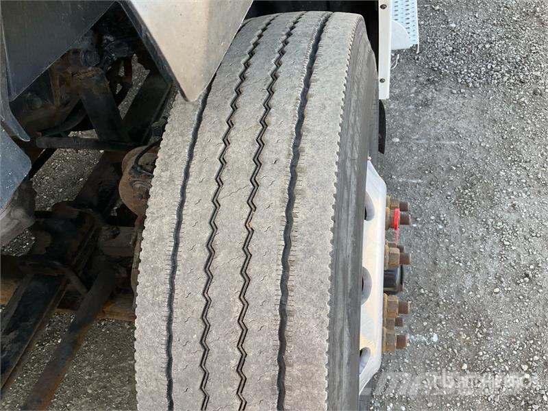 International RH613 6x4 T/A Day Cab Truck Tractor Naudoti vilkikai