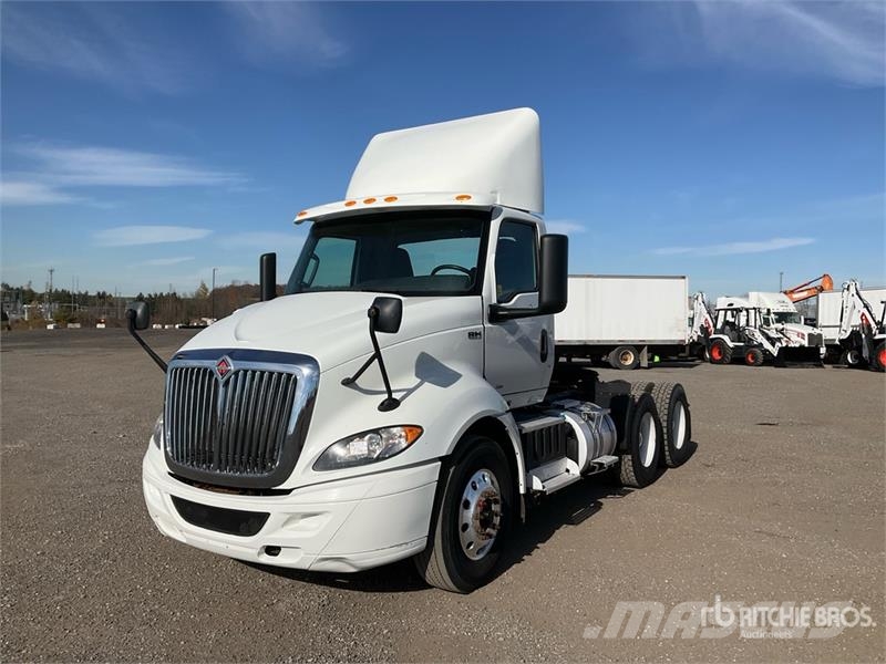 International RH613 6x4 T/A Day Cab Truck Tractor Naudoti vilkikai