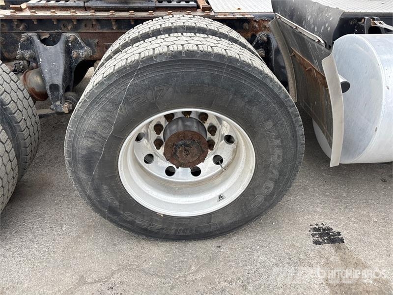 International RH613 6x4 T/A Day Cab Truck Tractor 中古トラクターヘッド | トレーラーヘッド
