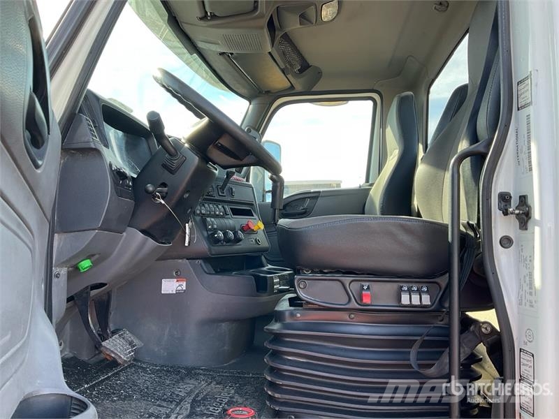 International RH613 6x4 T/A Day Cab Truck Tractor Naudoti vilkikai