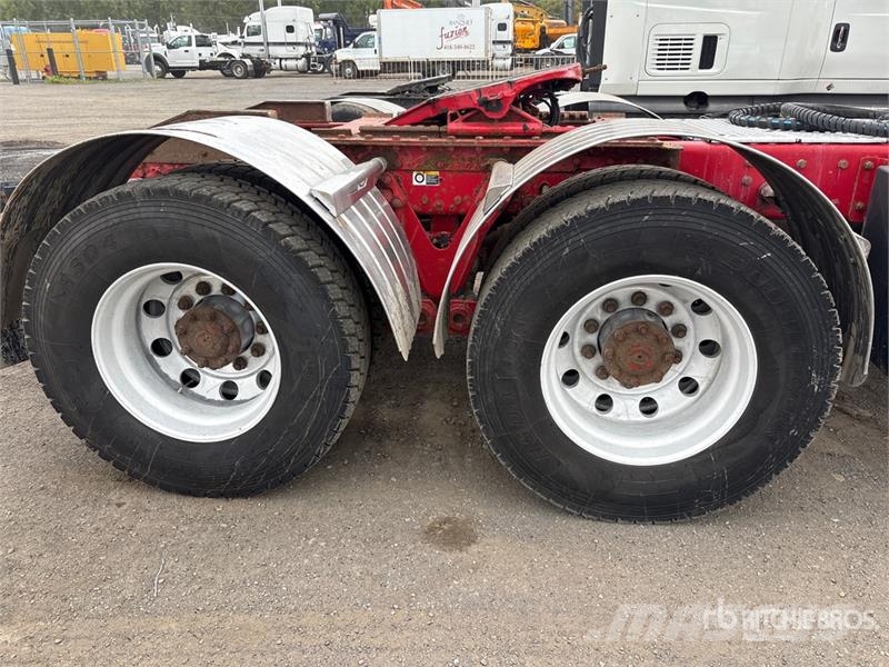 International RH613 6x4 T/A Day Cab Truck Tractor Vlačilci