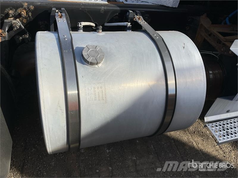 International RH613 6x4 T/A Day Cab Truck Tractor Naudoti vilkikai