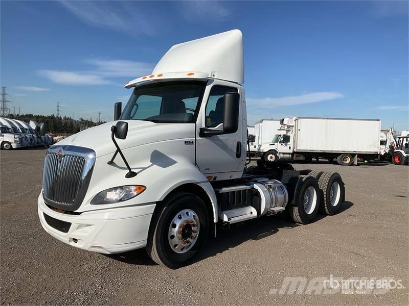 International RH613 6x4 T/A Day Cab Truck Tractor Naudoti vilkikai