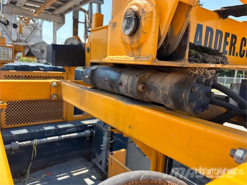 International Robert Hydraulique RH44T 38 ft on  International 7 المنصات الهوائية المثبتة على شاحنة