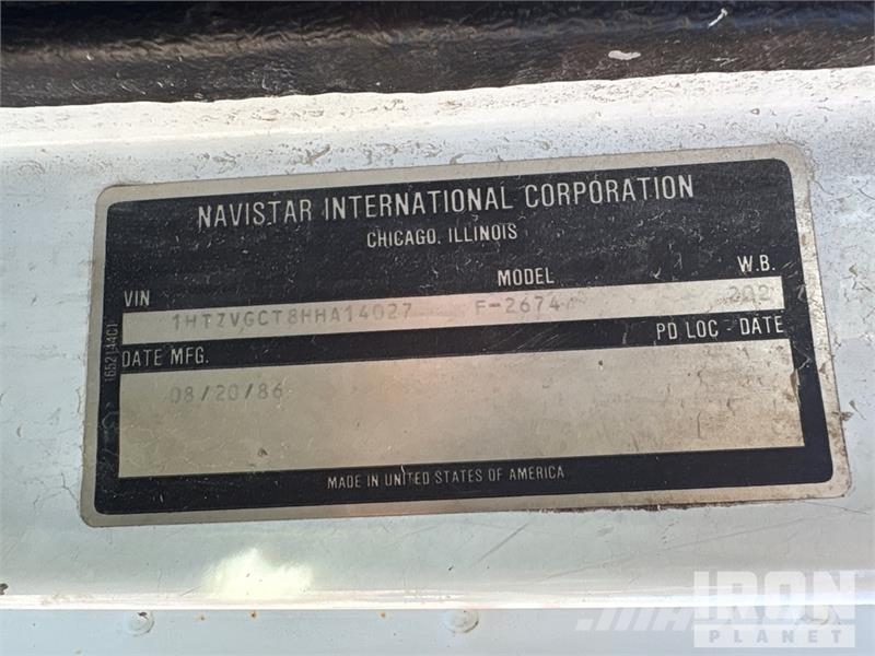 International Slinger Super 17 on International F-2674 6x4 Stone Betonikivikoneet