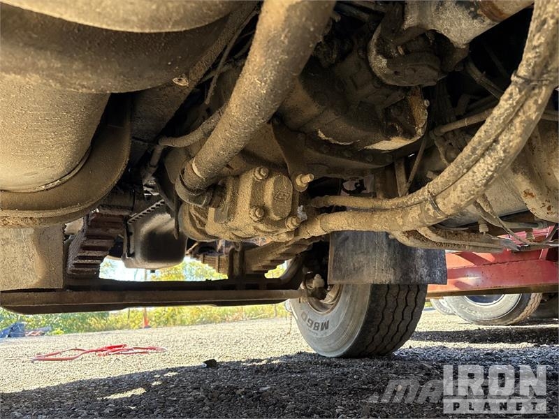 International Slinger Super 17 on International F-2674 6x4 Stone Betonikivikoneet