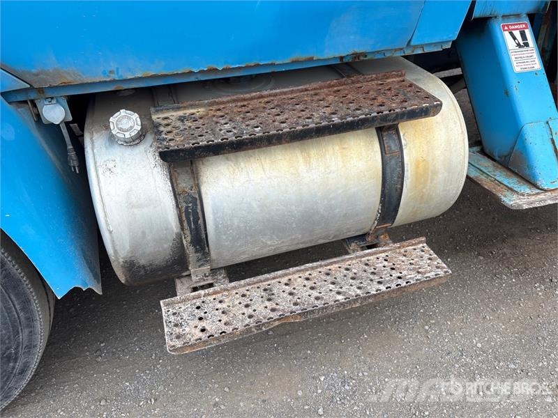 International Telelect 55 ft on International 4300 4x2 Bucket Tr Моторизирани платформи с талига