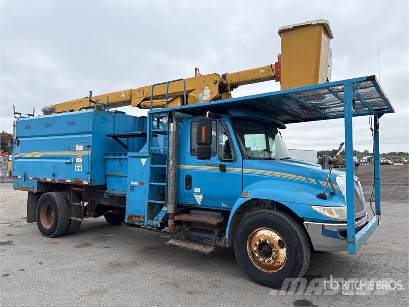 International Telelect 55 ft on International 4300 4x2 Bucket Tr Моторизирани платформи с талига