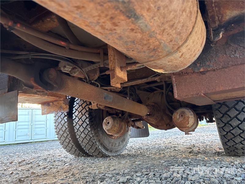 International Terex Hi-Ranger TL44M 44 ft on International 4300 Моторизирани платформи с талига