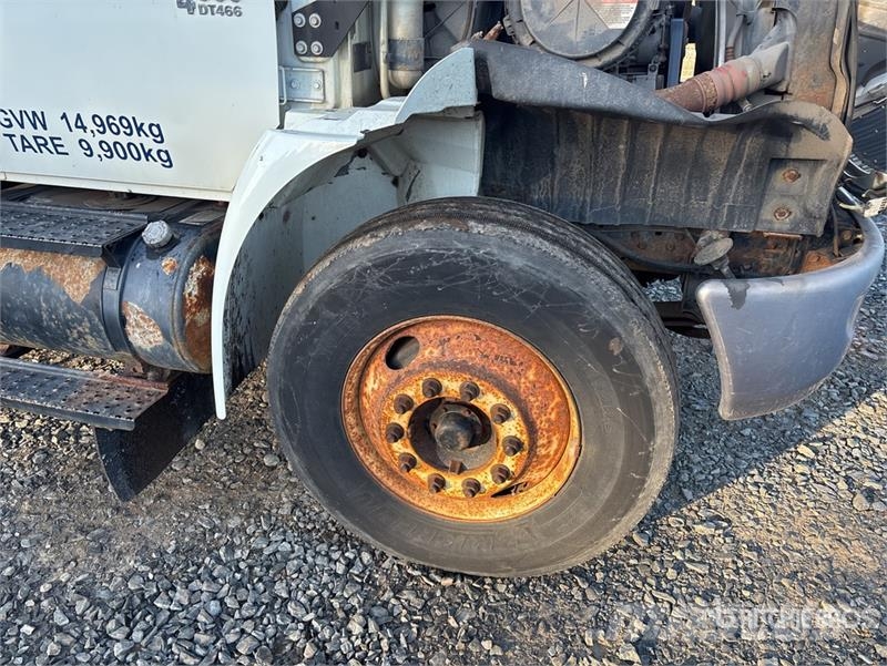 International Terex Hi-Ranger TL44M 44 ft on International 4300 Моторизирани платформи с талига