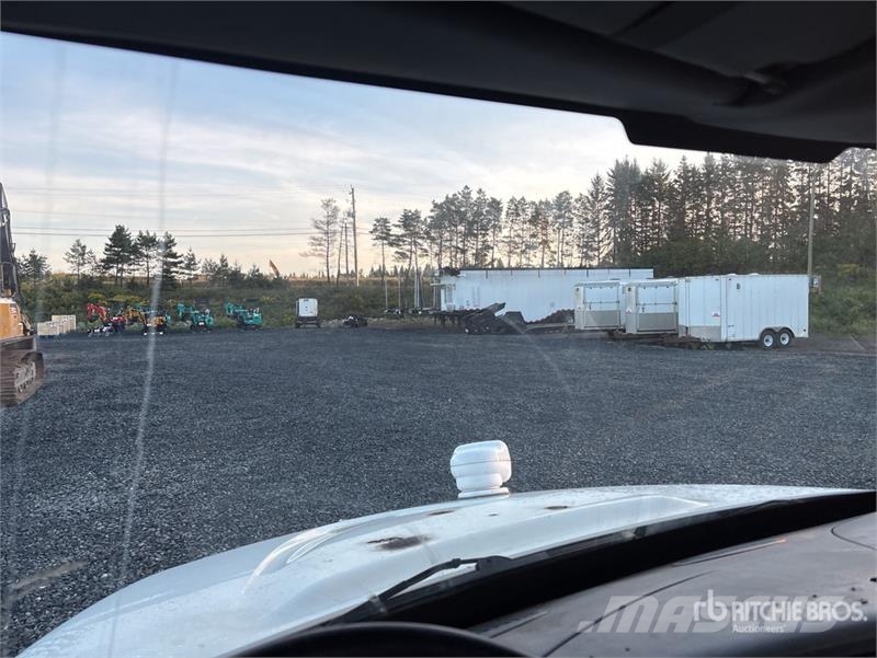 International Terex Hi-Ranger TL44M 44 ft on International 4300 Моторизирани платформи с талига