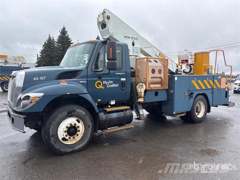 International Terex Hi-Ranger TE403HL 50 ft on International 74 Auto košare