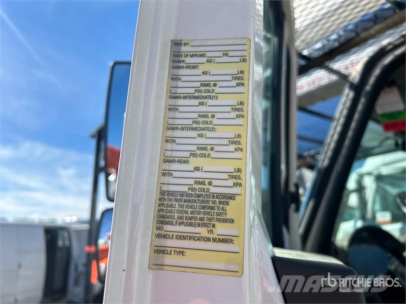 International Terex Telelect Hi-Ranger 5TC-55 55 ft on Internat Teherautóra szerelt emelők és állványok