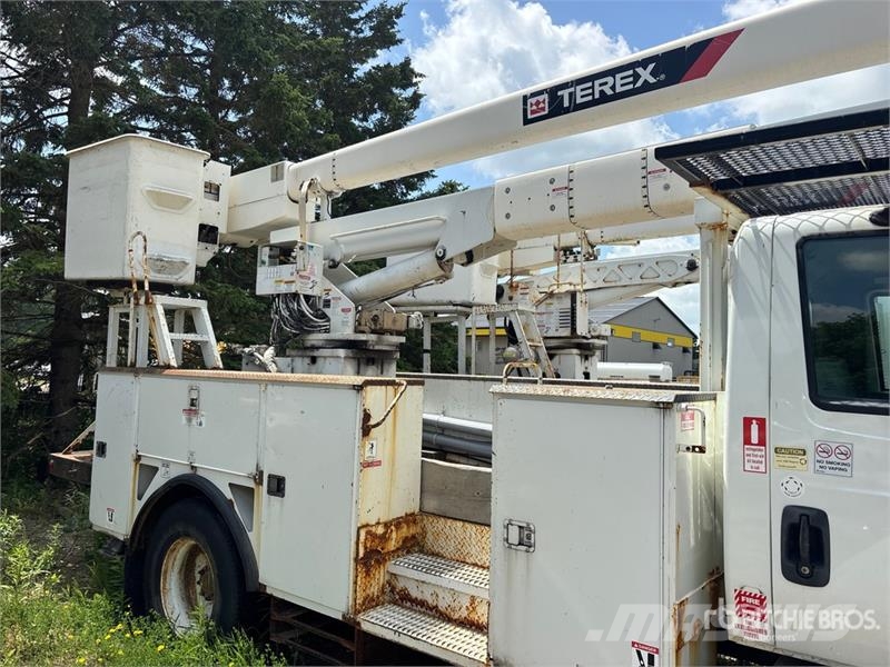 International Terex Telelect Hi-Ranger 5TC-55 55 ft on  Internat Plataformas sobre camión
