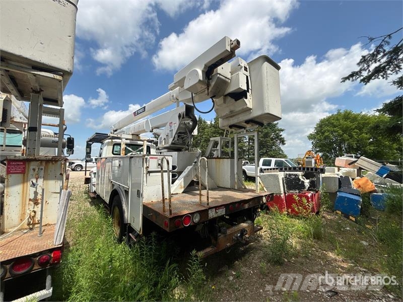 International Terex Telelect Hi-Ranger 5TC-55 55 ft on  Internat Plataformas sobre camión