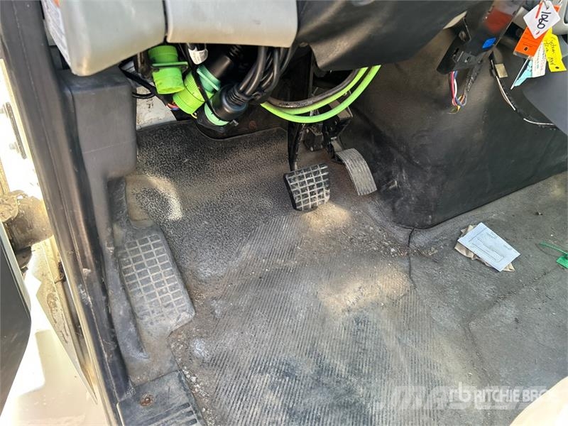 International Terex Telelect Hi-Ranger 5TC-55 55 ft on Internat Teherautóra szerelt emelők és állványok