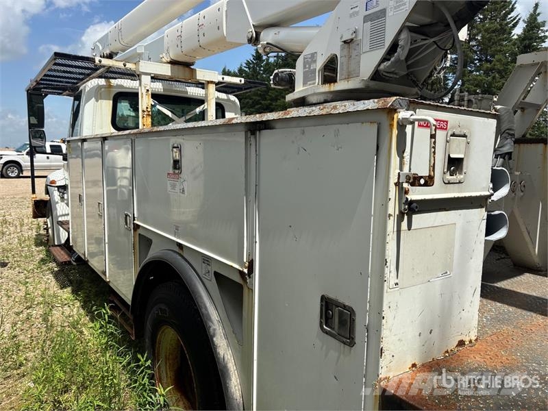 International Terex Telelect Hi-Ranger 5TC-55 55 ft on  Internat Plataformas sobre camión
