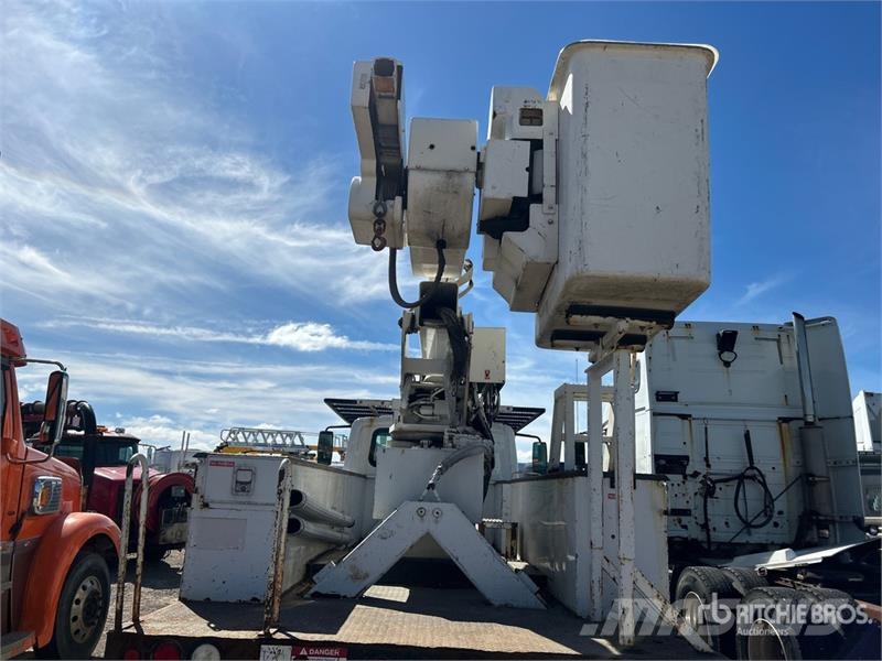 International Terex Telelect Hi-Ranger 5TC-55 55 ft on Internat Teherautóra szerelt emelők és állványok