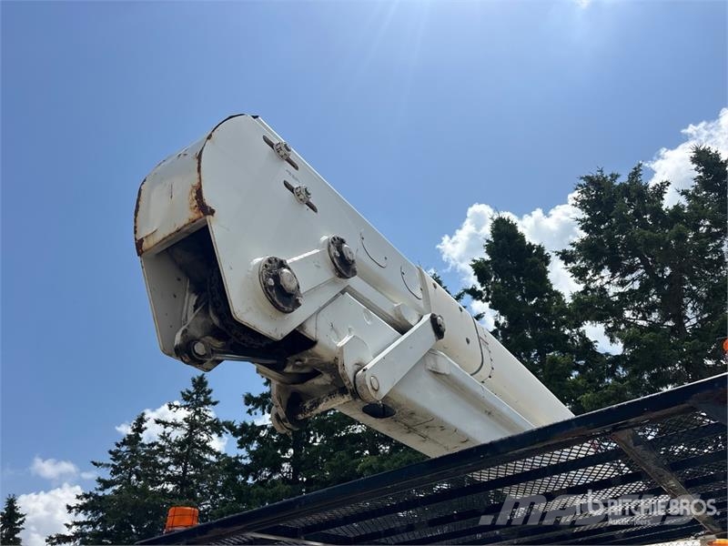 International Terex Telelect Hi-Ranger 5TC-55 55 ft on  Internat Plataformas sobre camión