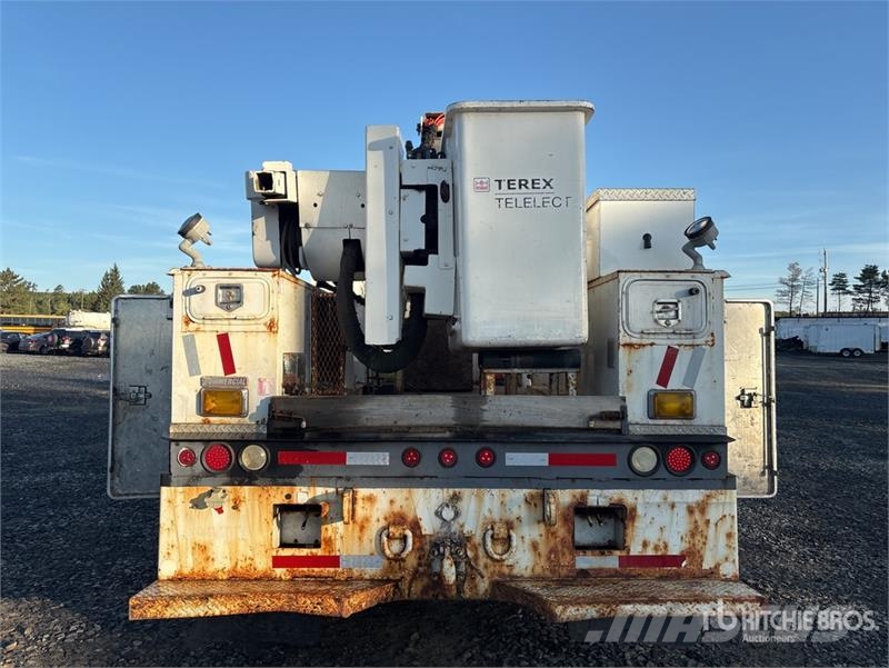 International Terex TL44M 44 ft on International TERRASTAR 4x2 Plataformas aéreas montadas em camião