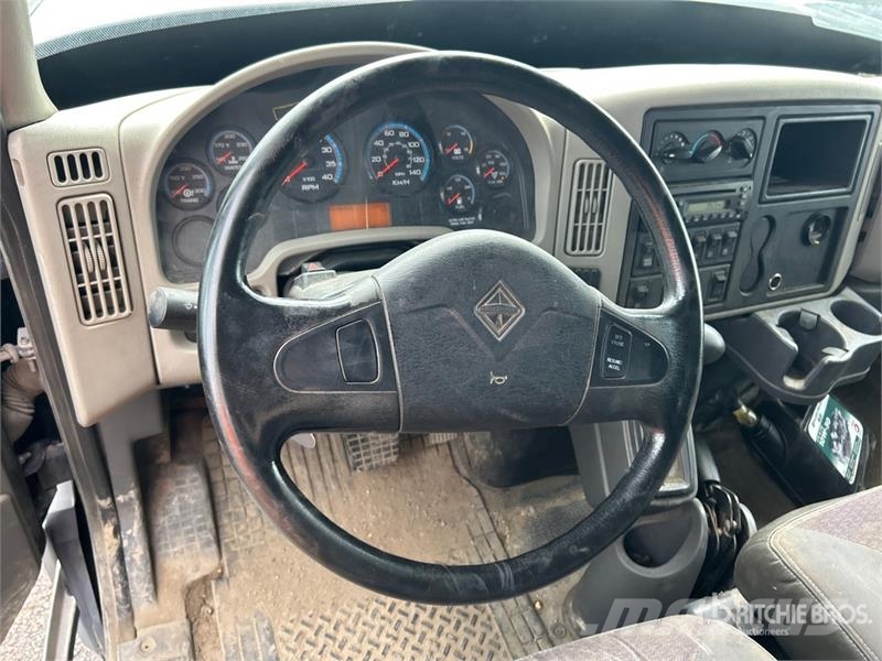 International TerraStar 4x2 Utility Truck (Inoperable) Flakbilar/Pickuper