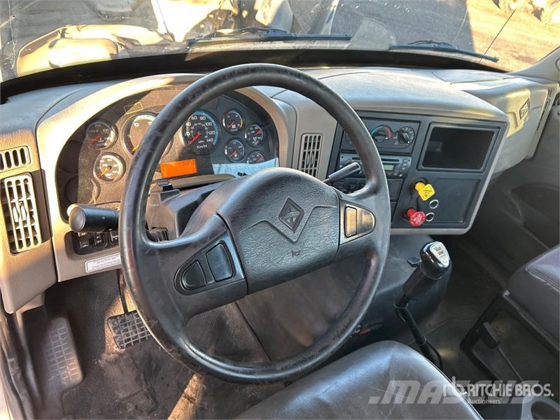 International TranStar 8600 Truck Tractor Units