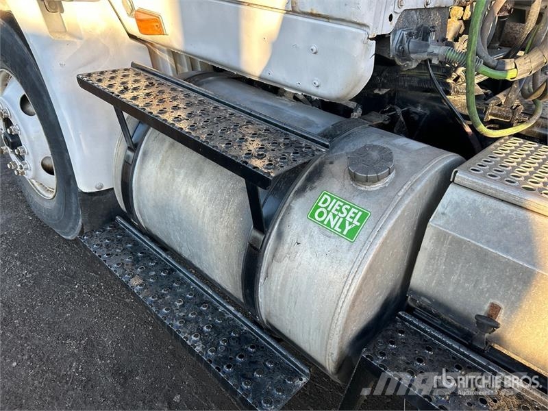 International TranStar 8600 Truck Tractor Units