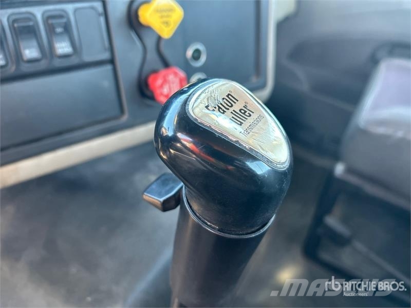 International TranStar 8600 Truck Tractor Units