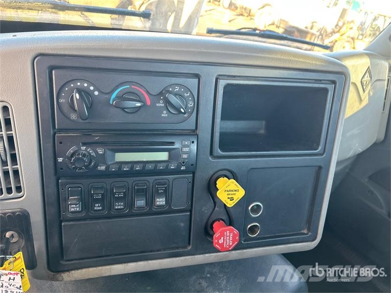International TranStar 8600 Truck Tractor Units